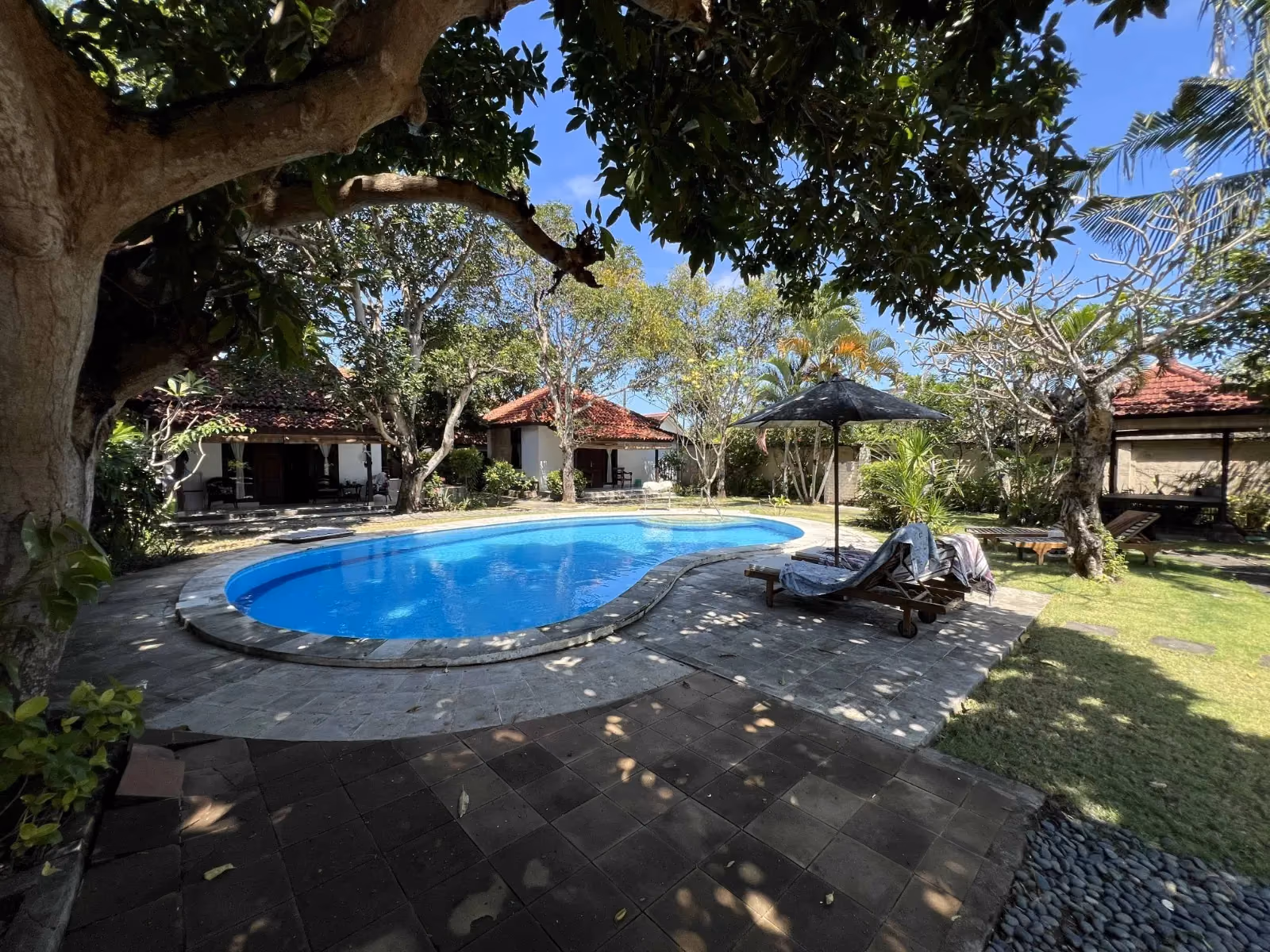 Huge Price Drop‼️Prime Land Value Opportunity With Villa Structures In Seminyak’S Best Location — photo 1