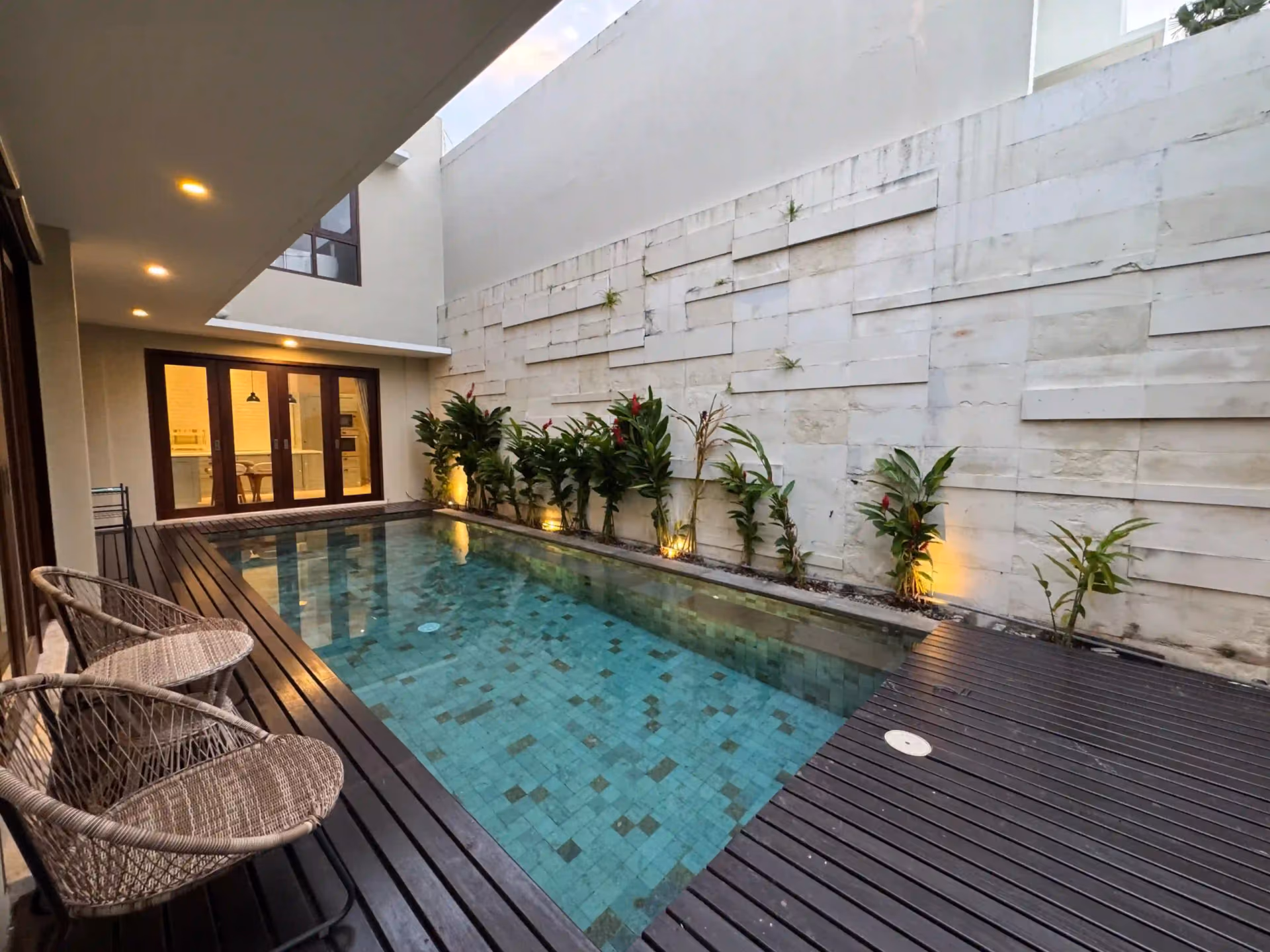 Stylish Four-Bedroom Home With Pool In Central Kuta — photo 1