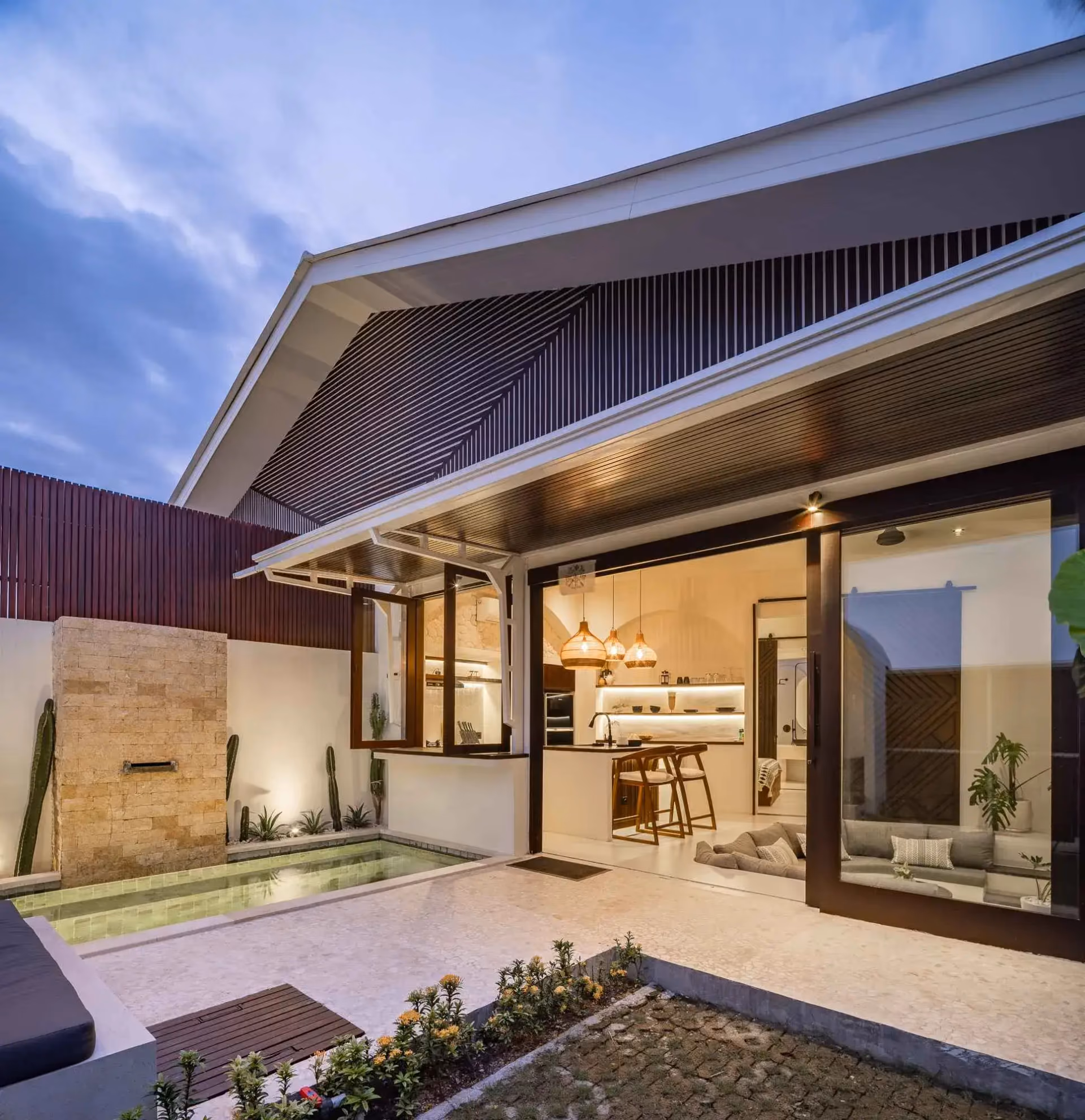 Elegant Modern Sanctuary Near The Shores Of Cemagi — photo 1