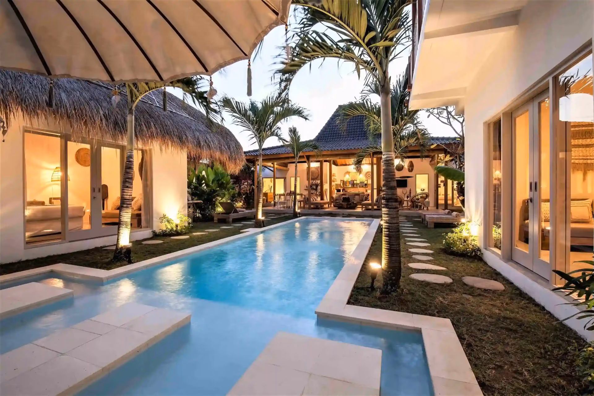 Luxurious Tropical Hideaway With Expansive Garden In Central Seminyak — photo 1