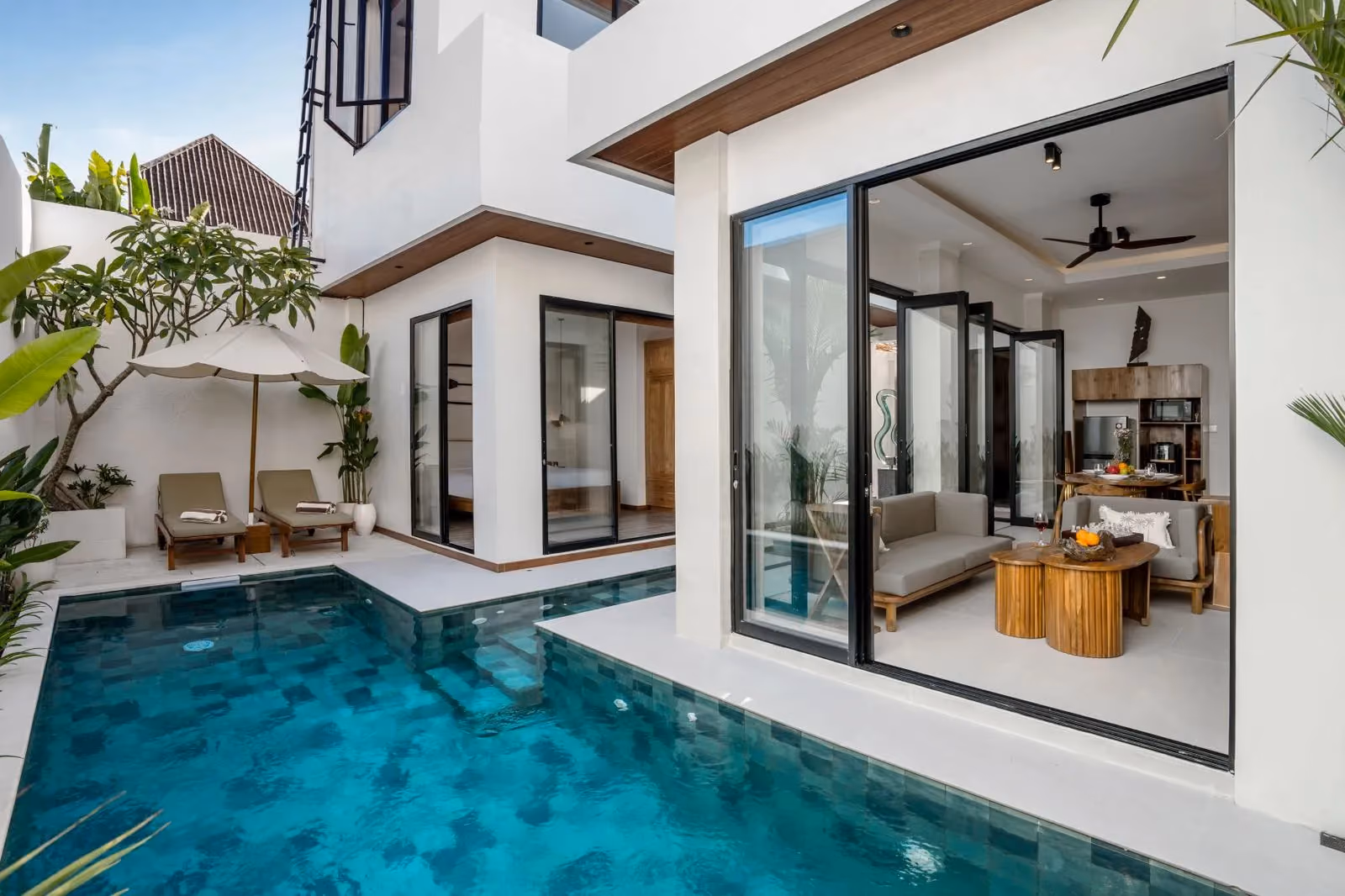 Sleek Contemporary Freehold Villa In Prime Kerobokan Just Minutes From Seminyak — photo 1