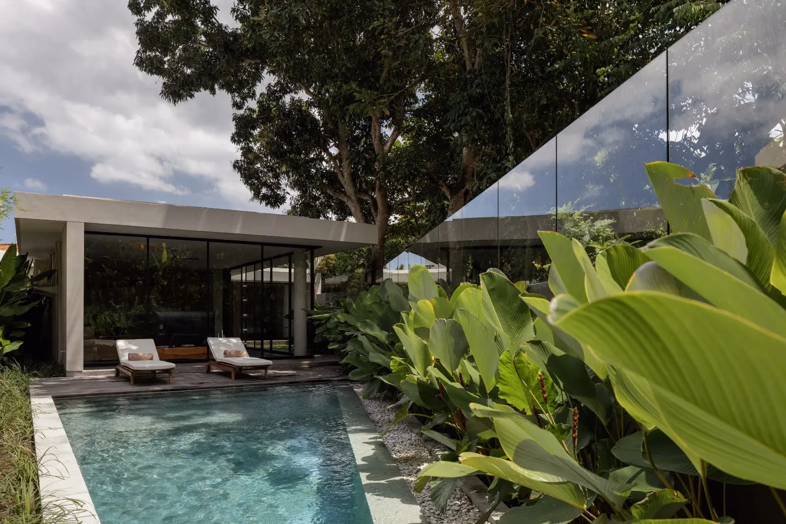 Where Canggu’S Energy Meets Everyday Privacy — photo 1