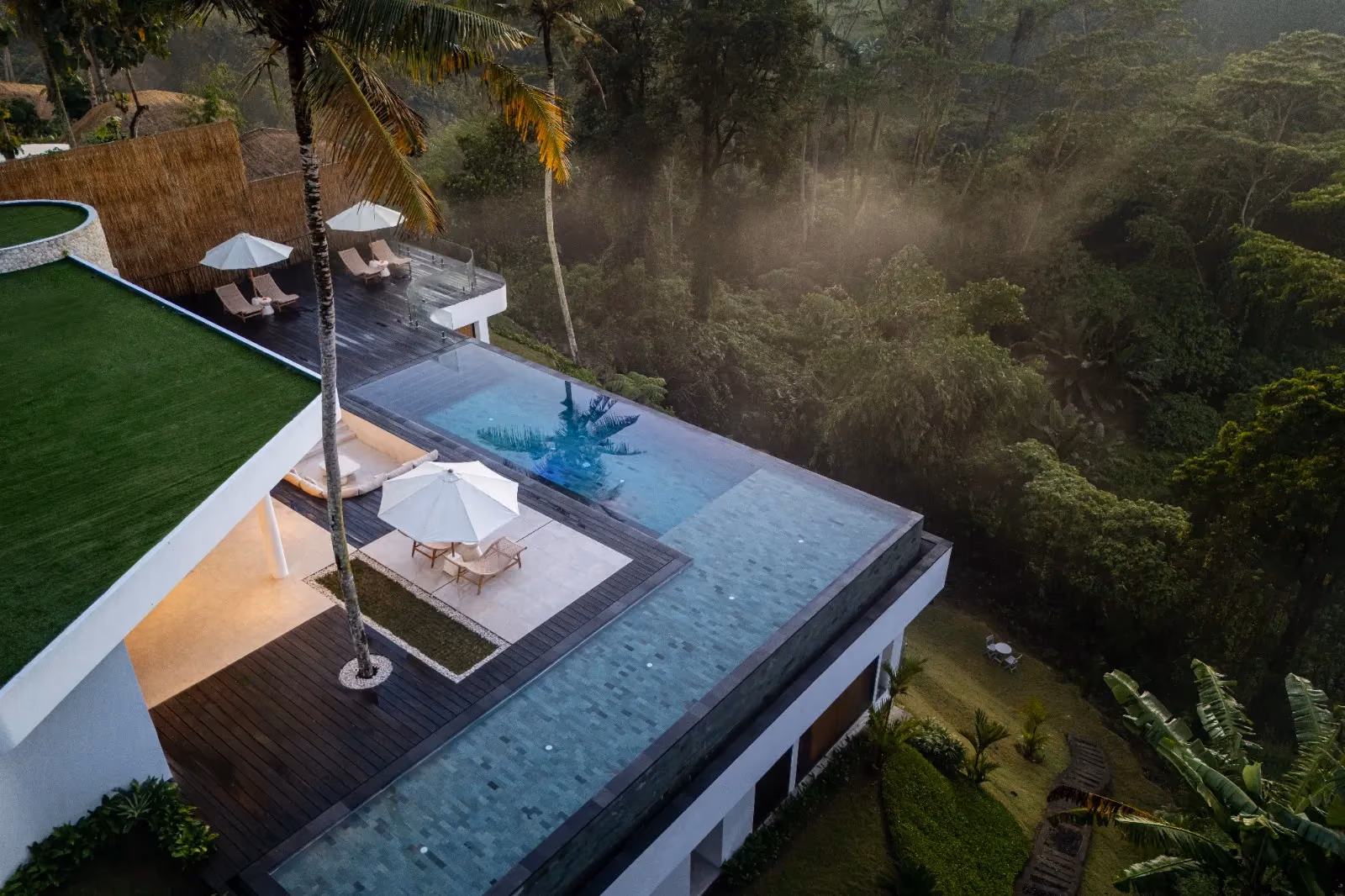 Panoramic Jungle View Villa In Ubud With Spectacular Infinity Pool — photo 1