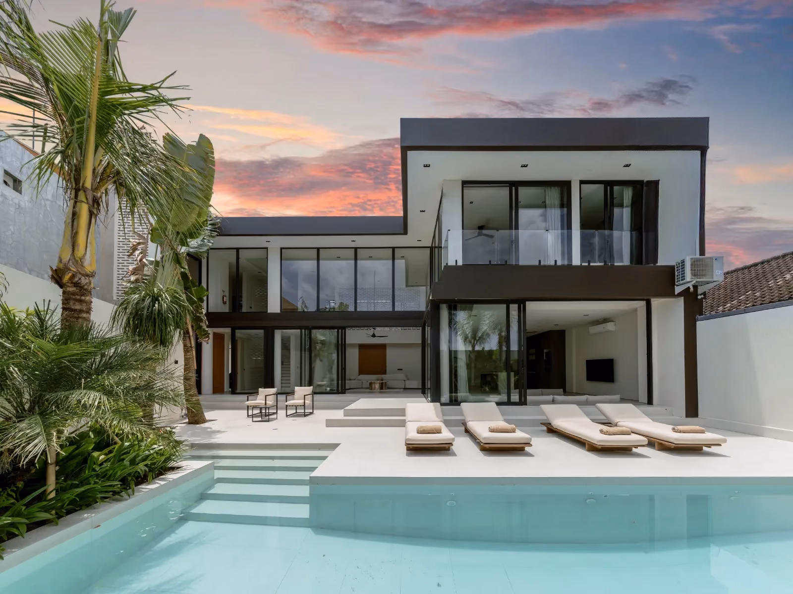 Luxury 4-Bedroom Leasehold Villa In Prime Seminyak With Grand Pool — photo 1