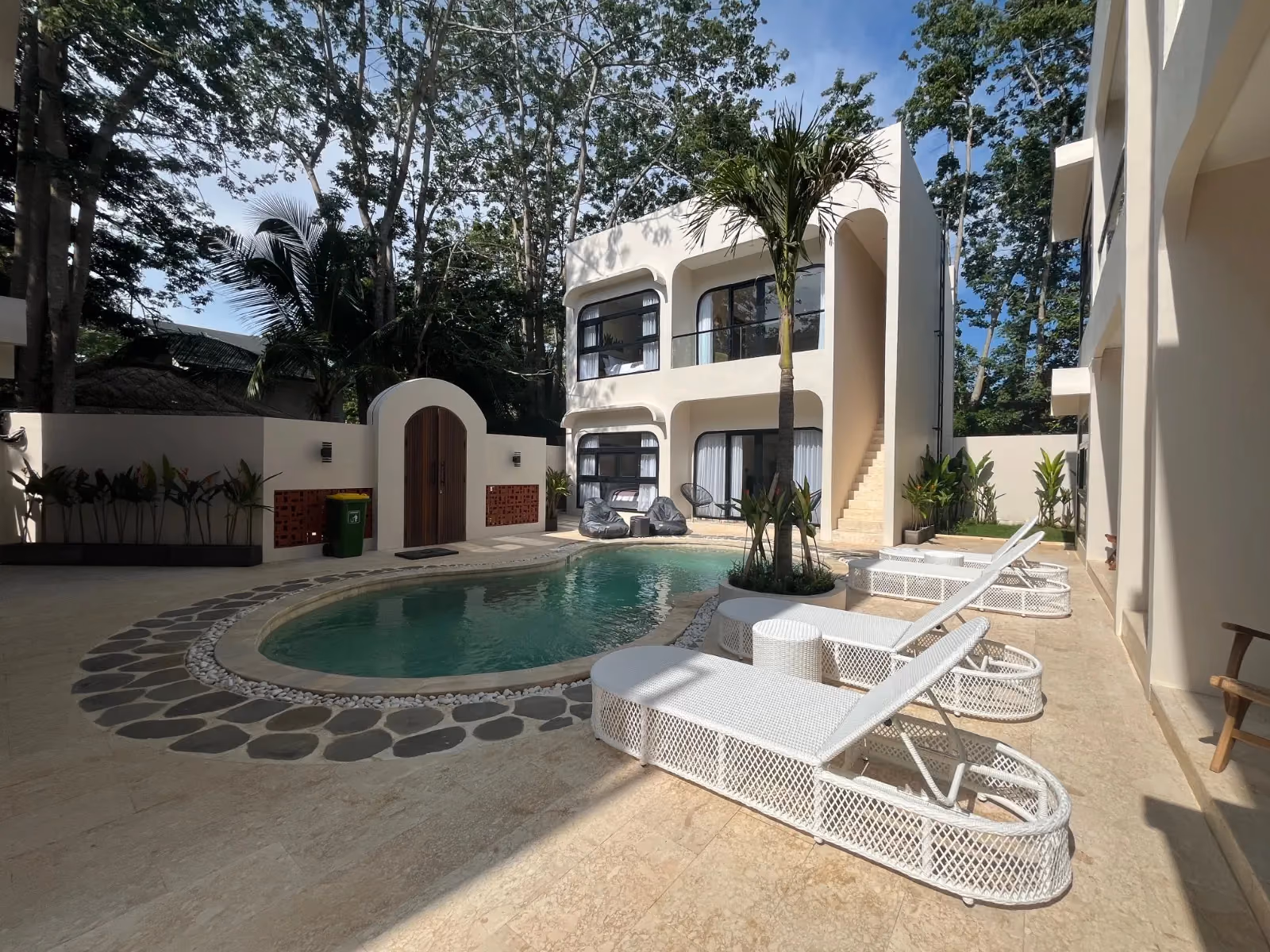 Stylish 1-Bedroom Apartment In Bingin With Resort-Style Pool — photo 1
