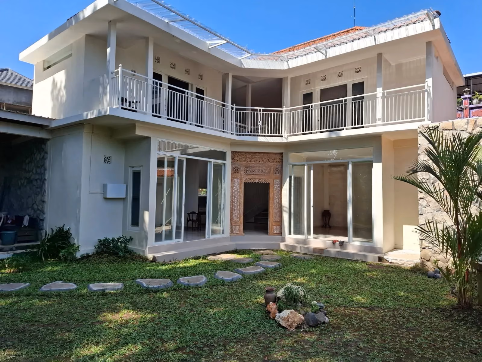 Denpasar Two Storey Home With Flexible Living And Generous Outdoors — photo 1