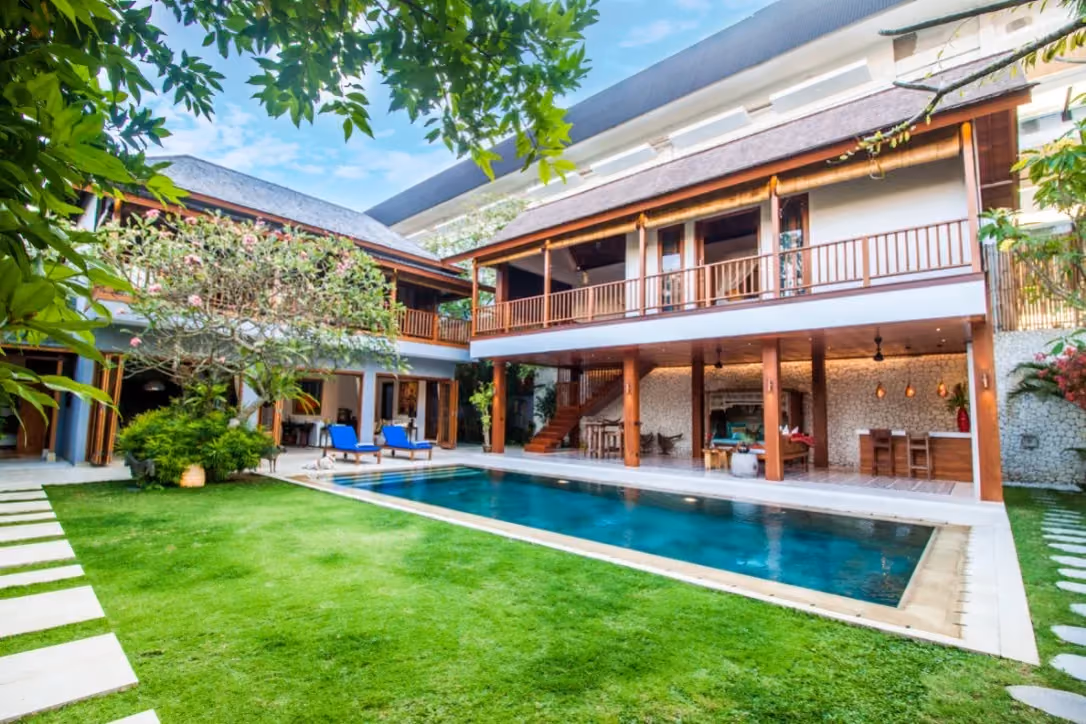 A Large Scale Batu Belig Villa With Pavilion Suite And Resort Style Living — photo 1