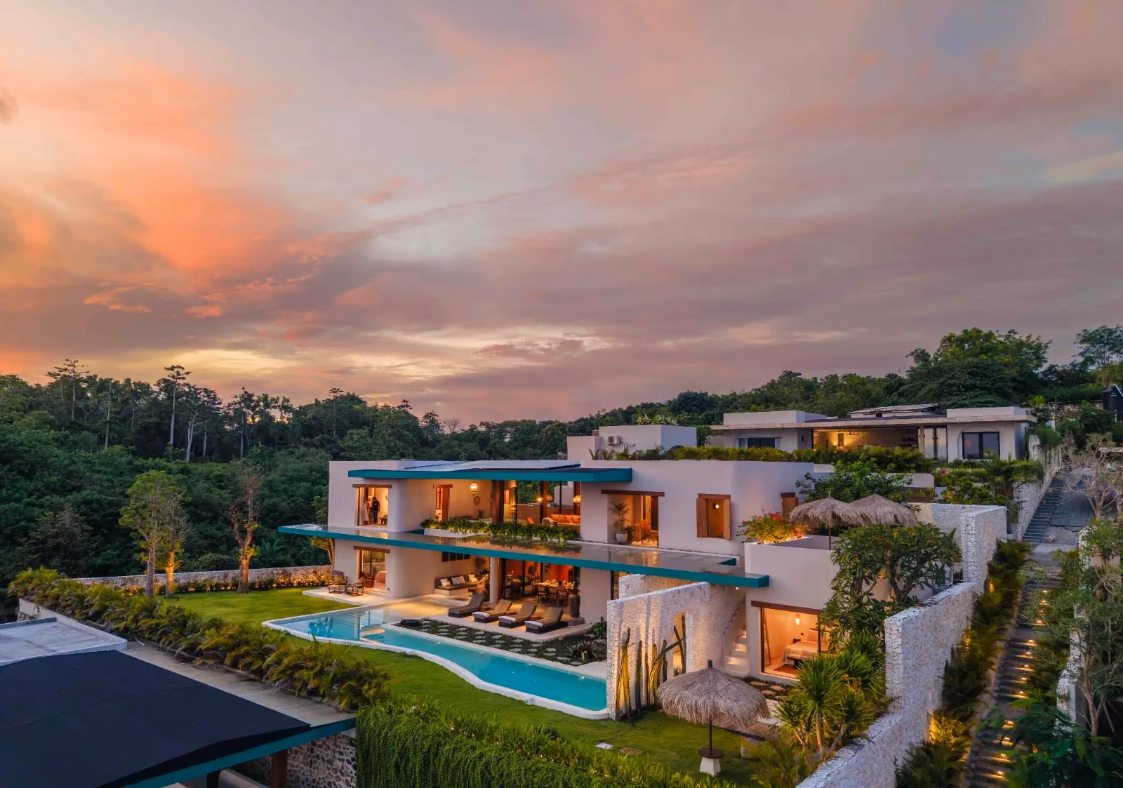 Pecatu Luxury Estate With 24M Lap Pool And Panoramic Ocean Outlook — photo 1