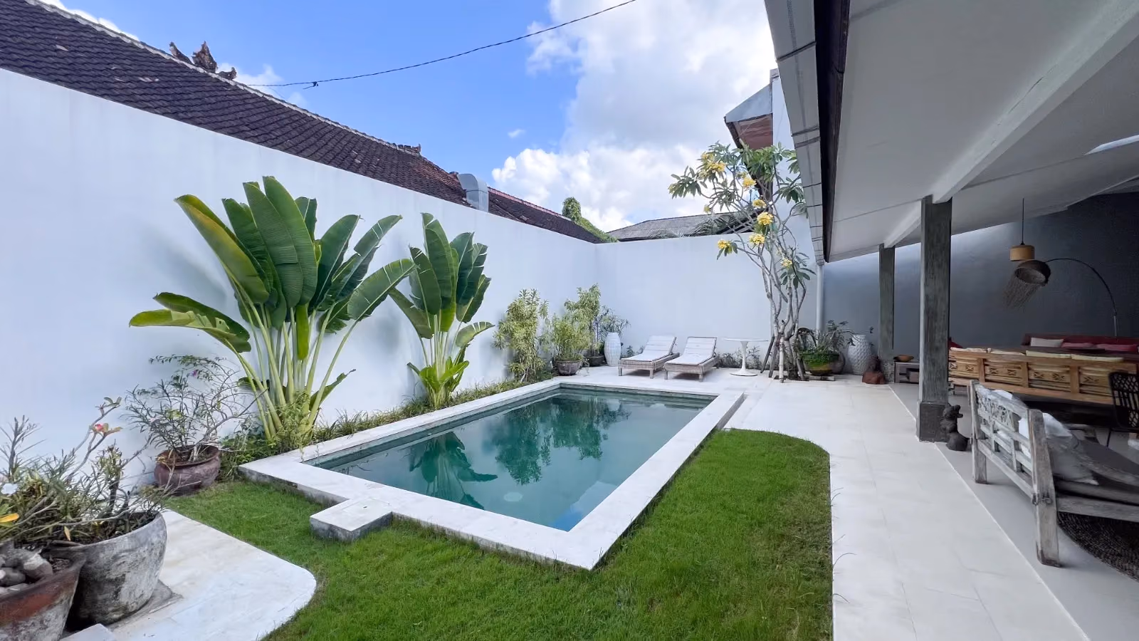 A Peaceful Seminyak Retreat Hidden Just Minutes From The Beach — photo 1