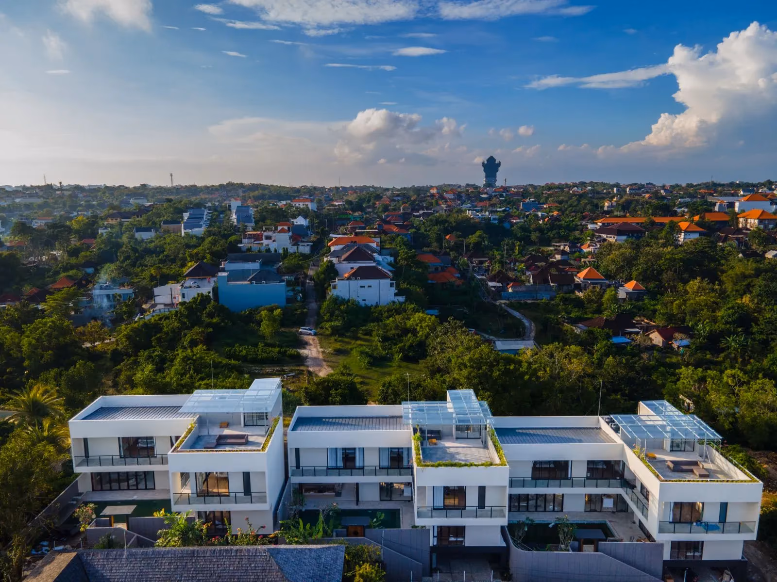 Private Tropical Sanctuary With 360° Rooftop Panorama In Ungasan — photo 1