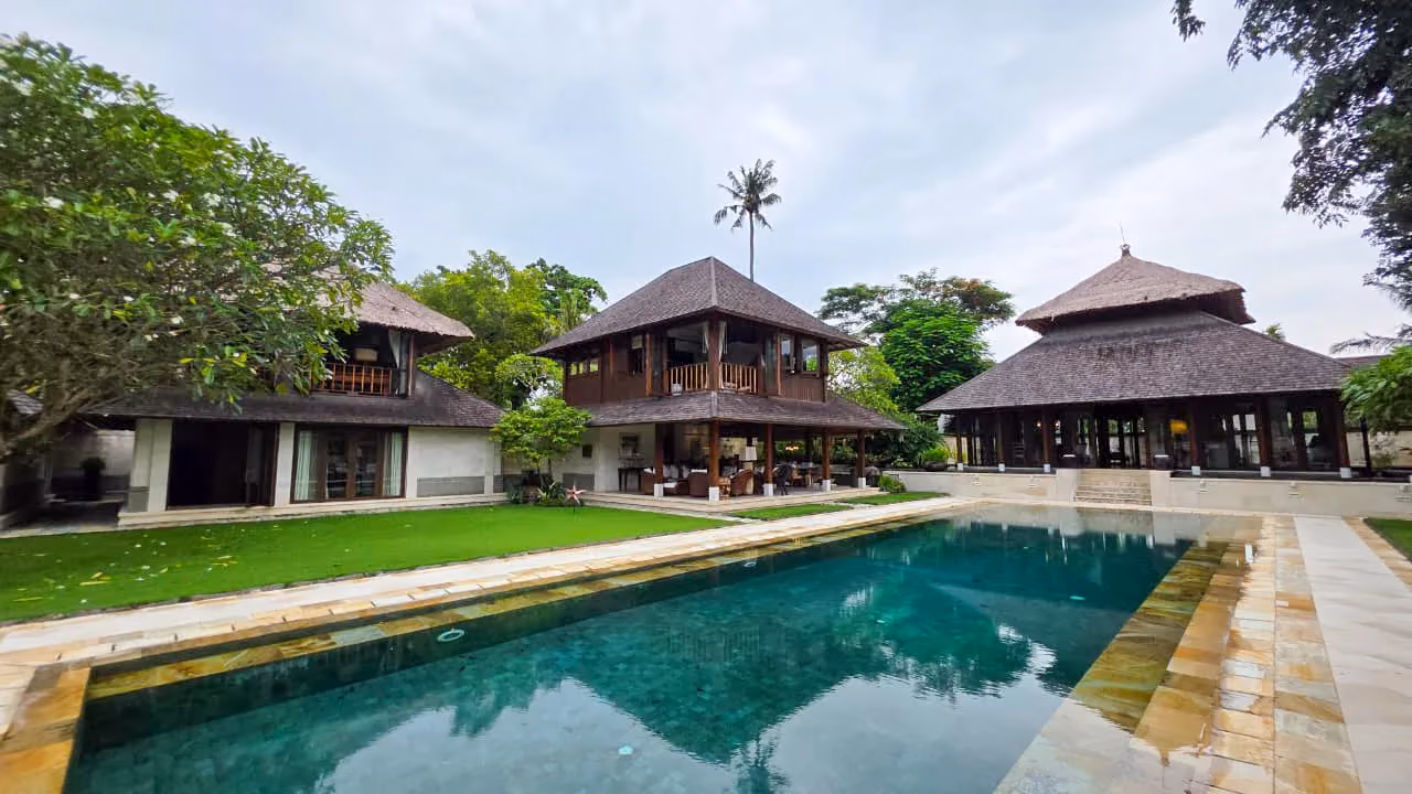 A Grand Sanur Villa With The Beach At Your Doorstep — photo 1