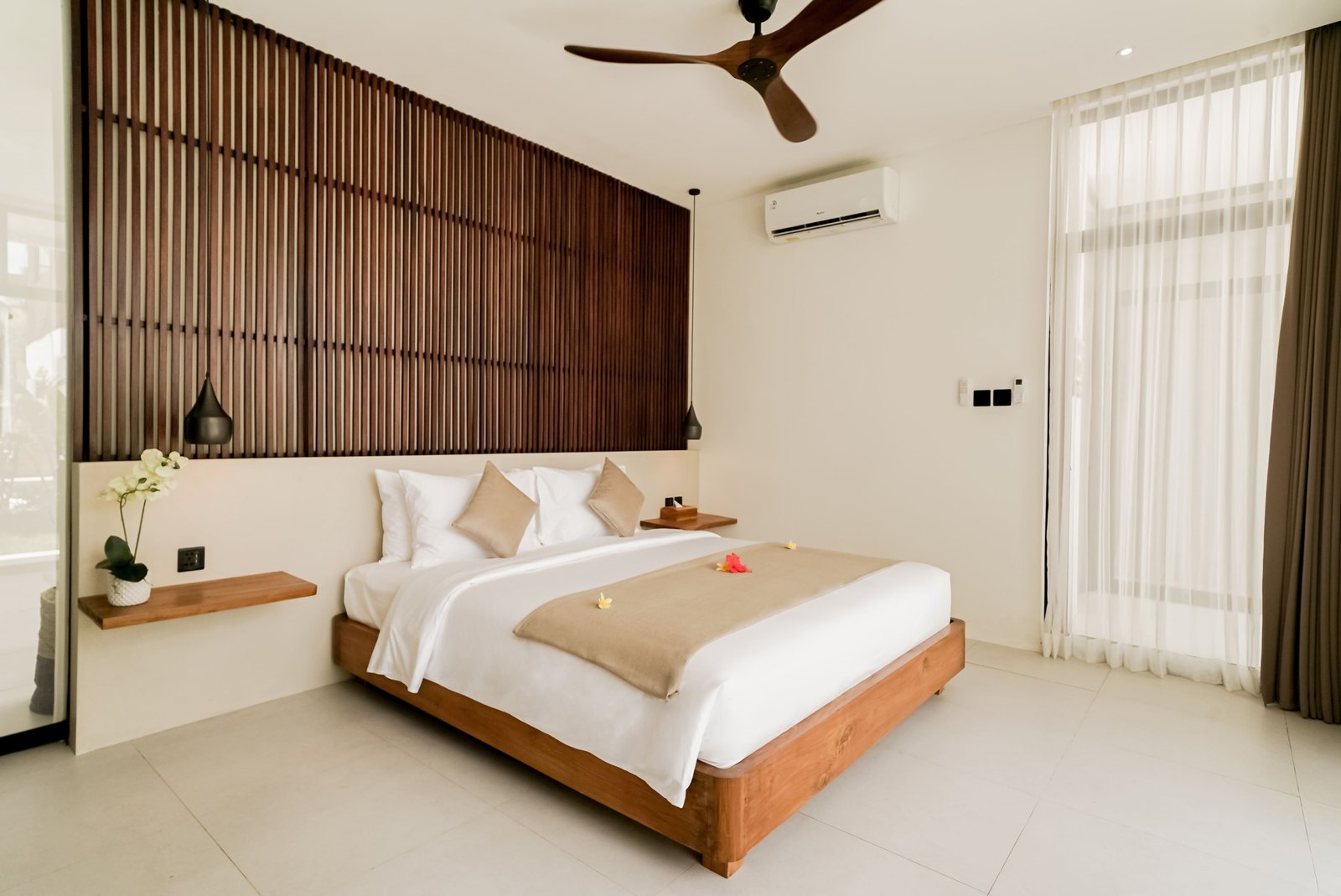 CONTEMPORARY 4-BEDROOM VILLA IN PERERENAN WITH LEASEHOLD OWNERSHIP ...